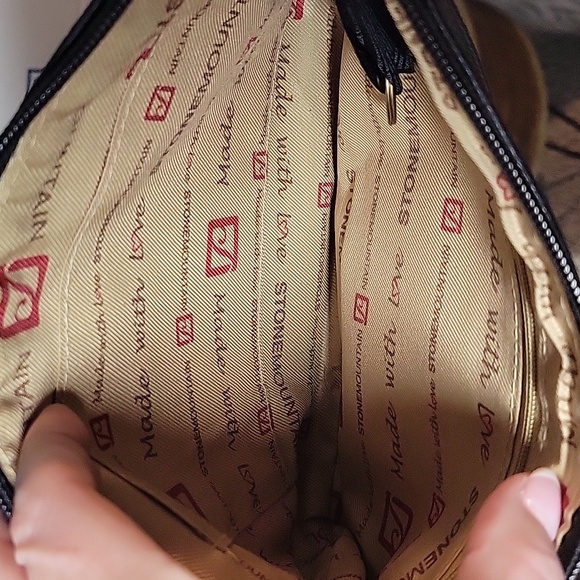 Stone Mountain Crossbody purse - Picture 4 of 4